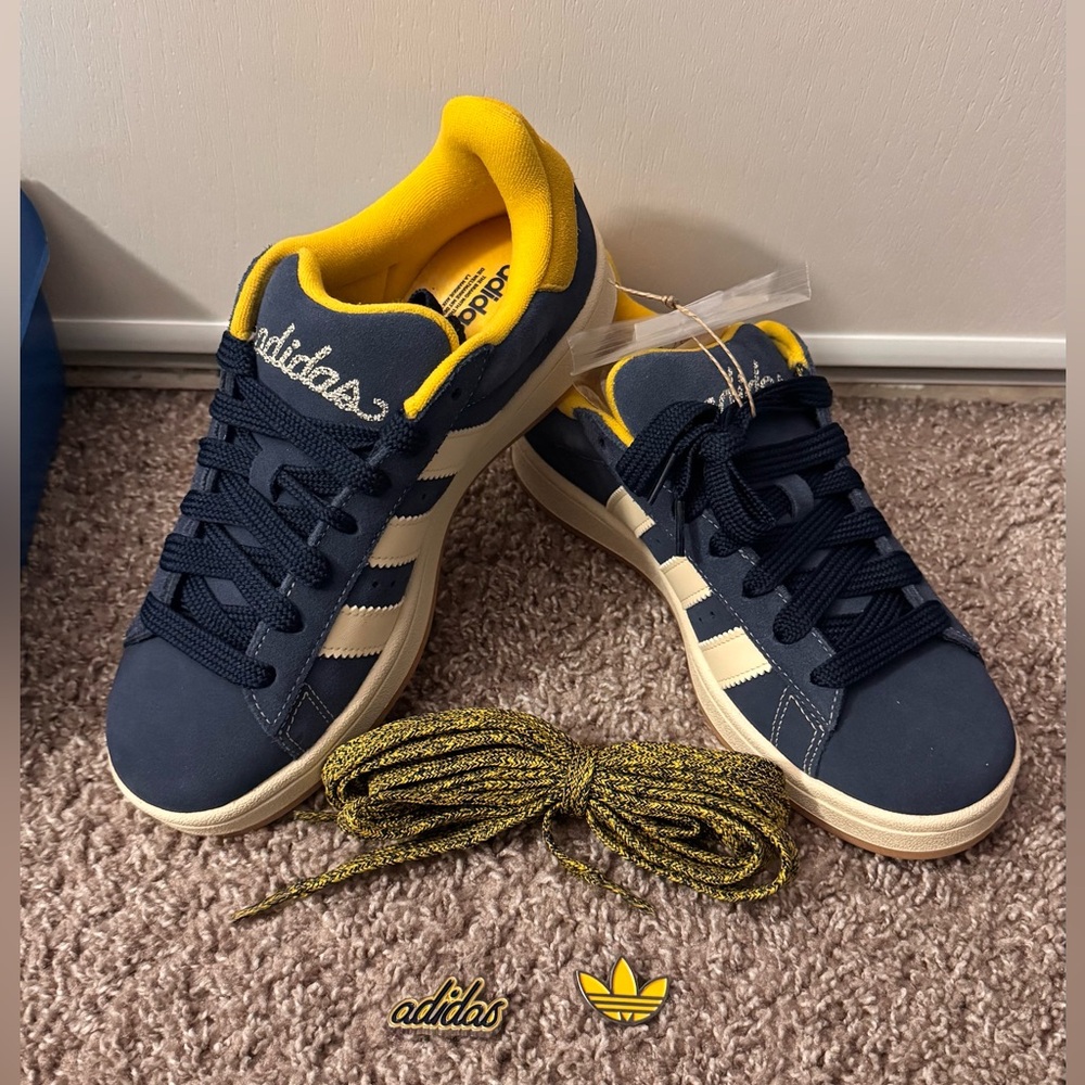 Adidas Campus 00s J Size 7M/ UK 6.5 (with Adidas PINS)